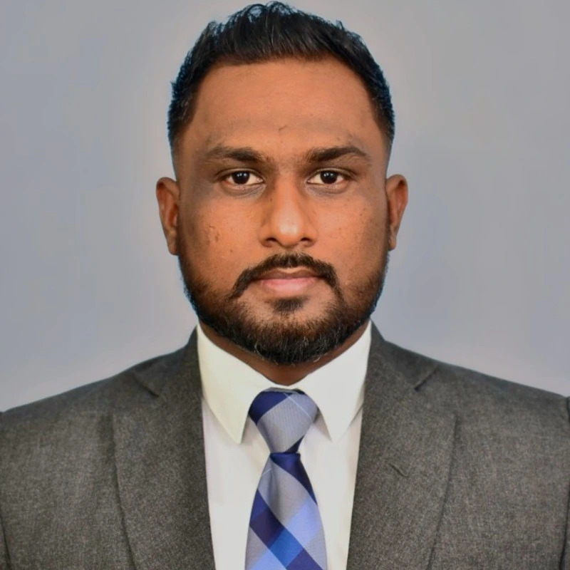 Ramesh Fernando